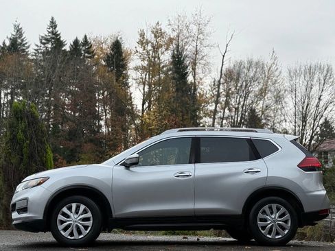 Used 2017 Nissan Rogue S w/ S Appearance Package image 3