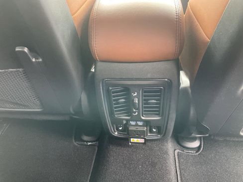 Used 2021 Jeep Grand Cherokee Overland image 17