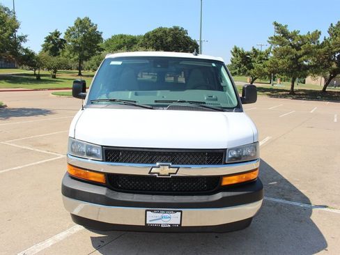 Used 2020 Chevrolet Express 3500 LT w/ LT Preferred Equipment Group RWD image 8