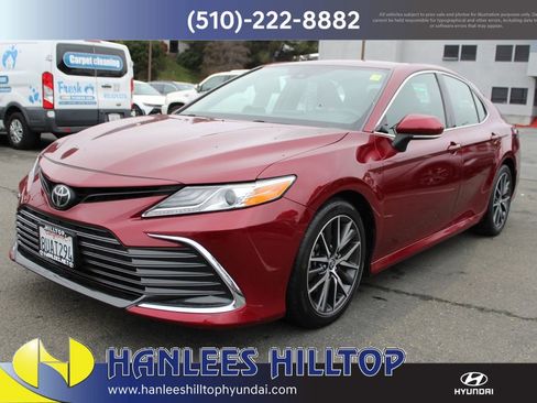 Used 2021 Toyota Camry XLE w/ Carpet Mat Package (TMS) image 3