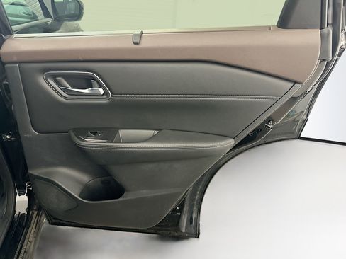 Used 2021 Nissan Rogue SV w/ Premium Package AWD/4WD image 32