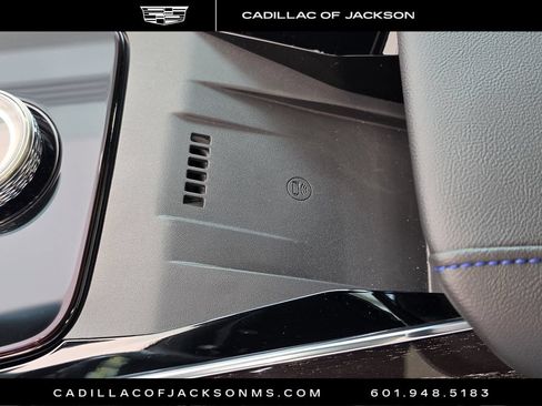New 2026 Cadillac Escalade IQ Sport 1 w/ LPO, ONYX Package AWD/4WD image 32