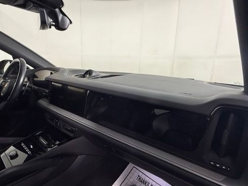 Used 2024 Porsche Cayenne Coupe AWD/4WD image 26