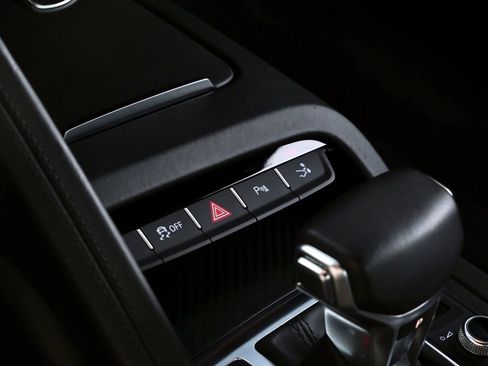 Used 2017 Audi R8 V10 w/ Carbon Exterior Package image 18