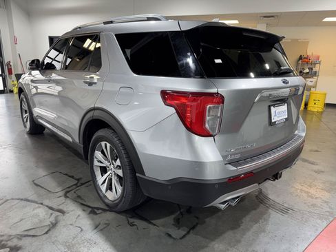 Used 2020 Ford Explorer Platinum w/ Premium Technology Package AWD/4WD image 9