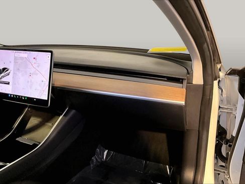 Used 2018 Tesla Model 3 Long Range AWD/4WD image 17