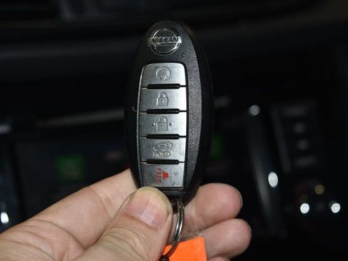 Used 2019 Nissan Rogue SV w/ Premium Package image 18