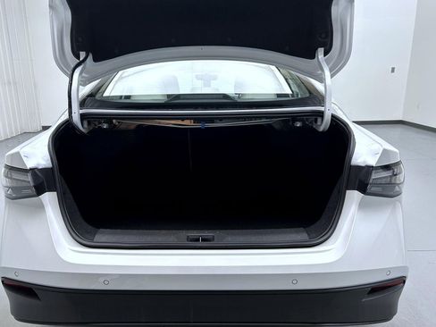 New 2026 Nissan Sentra SL image 9