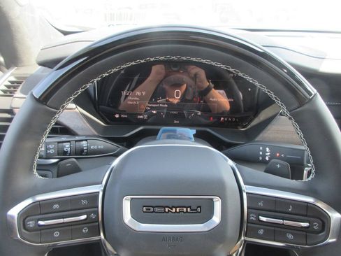 New 2026 GMC Acadia Denali Ultimate image 18