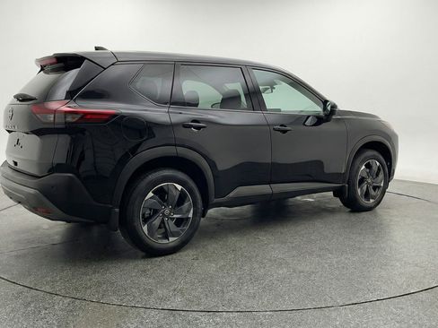 Used 2025 Nissan Rogue SV AWD/4WD image 9