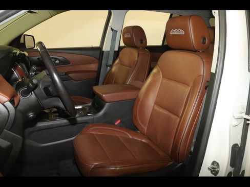 Used 2021 Chevrolet Traverse High Country AWD/4WD image 25
