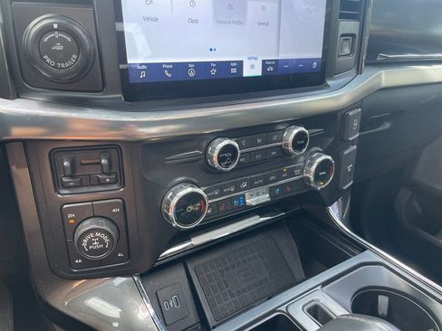 Used 2022 Ford F150 Lariat w/ Equipment Group 502A High AWD/4WD image 17