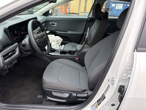New 2025 Kia K4 LXS image 9