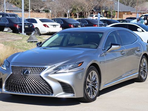 Used 2018 Lexus LS 500 w/ Interior Upgrade Package image 4