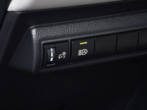 Used 2022 Toyota Corolla LE image 15