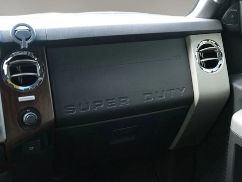 Used 2015 Ford F350 Lariat w/ Lariat Interior Package image 37