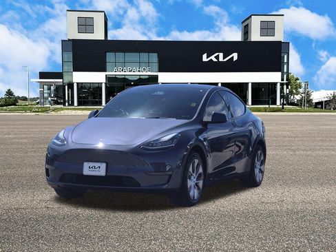 Used 2023 Tesla Model Y Long Range AWD/4WD image 4