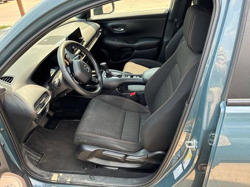 Used 2024 Honda HR-V Sport image 12