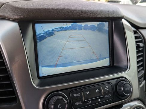 Used 2019 Chevrolet Suburban LT RWD image 20