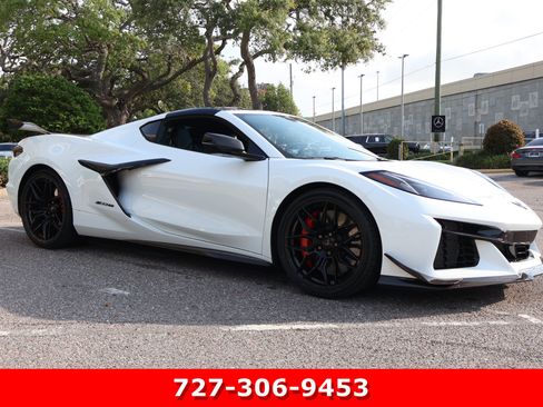 Used 2025 Chevrolet Corvette Z06 w/ Z07 Performance Package RWD image 11