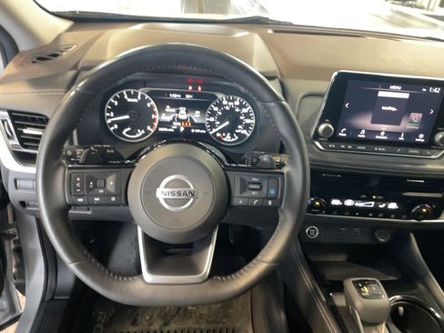 Used 2021 Nissan Rogue SL image 12