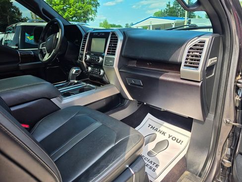 Used 2015 Ford F150 Platinum w/ Equipment Group 701A Luxury AWD/4WD image 17