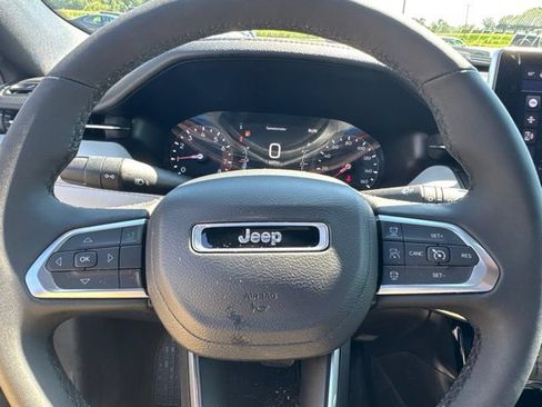 Used 2026 Jeep Compass Limited AWD/4WD image 34