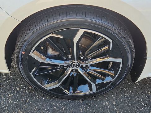 Certified 2023 Nissan Altima 2.5 SR w/ SR Premium Package image 9