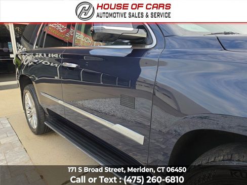 Used 2019 Cadillac Escalade Luxury AWD/4WD image 12