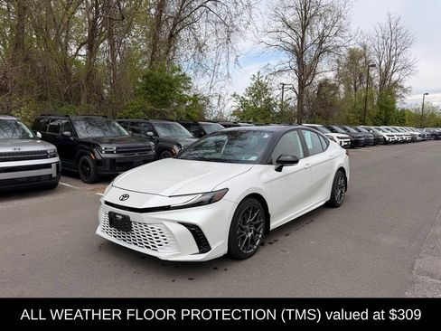 Used 2025 Toyota Camry XSE AWD/4WD image 8