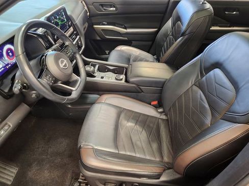 Certified 2023 Nissan Pathfinder Platinum AWD/4WD image 9