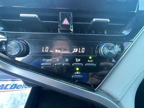 Used 2022 Toyota Camry LE image 23