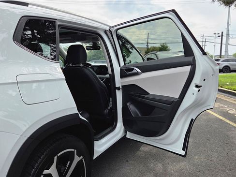 New 2026 Volkswagen Taos SEL AWD/4WD image 32
