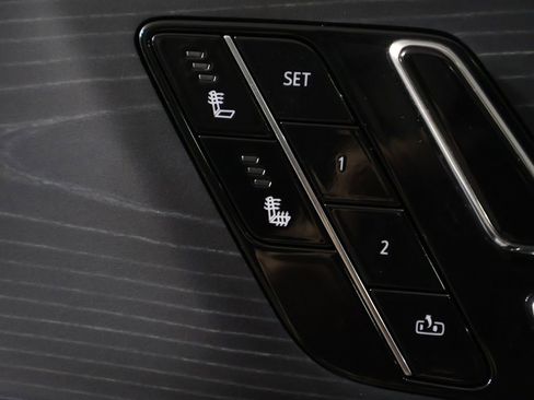 Used 2024 Cadillac Lyriq Luxury RWD image 37