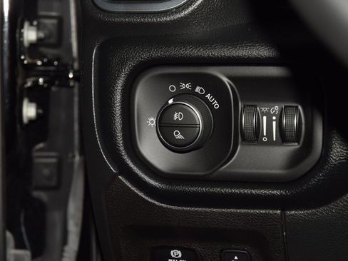 Used 2022 RAM 1500 Laramie image 32