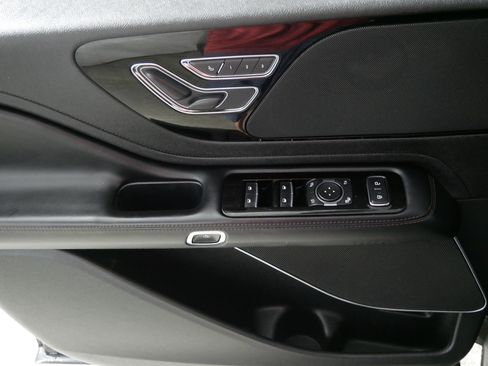 Used 2023 Lincoln Aviator AWD image 19