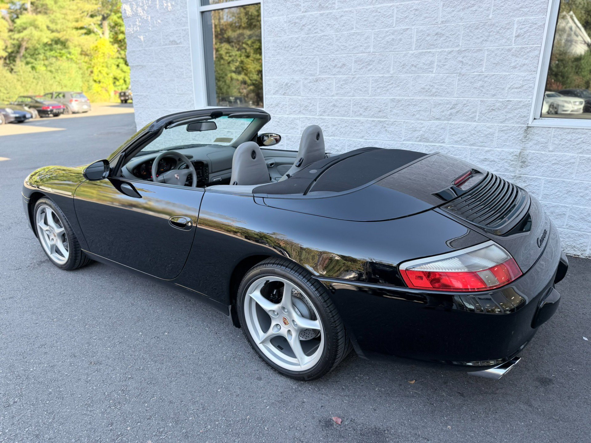 Used 2002 Porsche 911 Carrera 4 AWD/4WD image 35