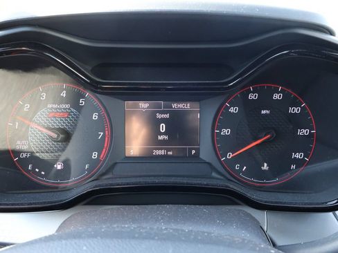 Used 2024 Chevrolet Trax RS w/ Sunroof Package FWD image 15