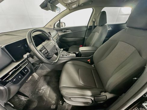 Used 2026 Kia Sportage LX FWD image 13