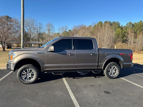 Used 2019 Ford F150 Lariat w/ Trailer Tow Package image 11