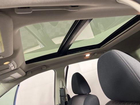 Used 2018 Nissan Rogue SV w/ Sun & Sound Touring Package image 29