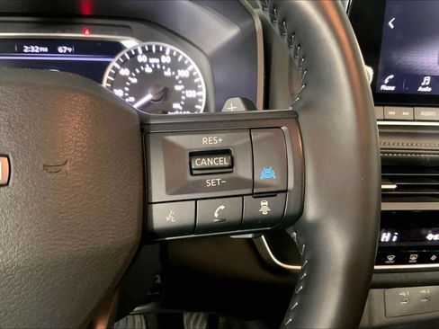 Used 2025 Nissan Rogue SV AWD/4WD image 19