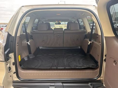 Used 2015 Lexus GX 460 w/ Premium Package AWD/4WD image 46