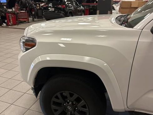 Used 2023 Toyota Tacoma SR5 w/ Technology Package RWD image 3