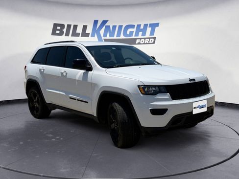 Used 2019 Jeep Grand Cherokee Laredo AWD/4WD image 7