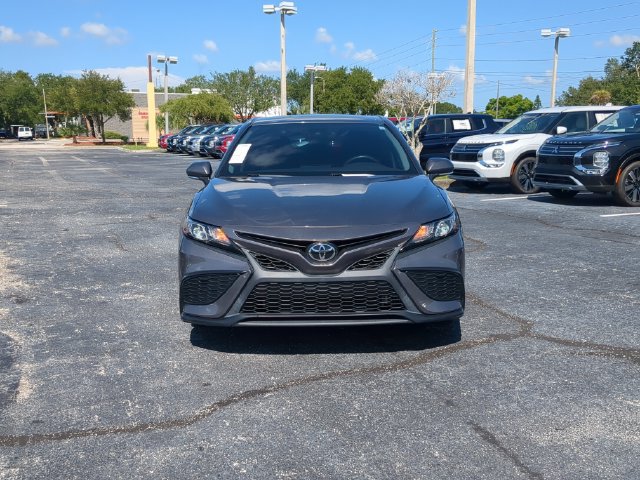 Used 2024 Toyota Camry SE FWD image 3