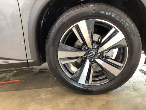 Used 2026 Nissan Rogue SL AWD/4WD image 29