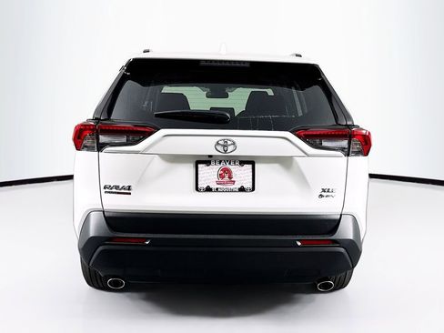 New 2025 Toyota RAV4 XLE image 7