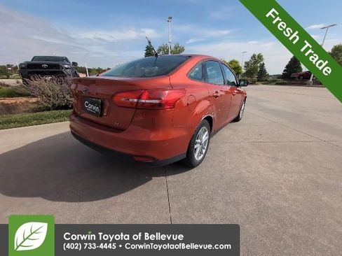Used 2018 Ford Focus SE FWD image 3