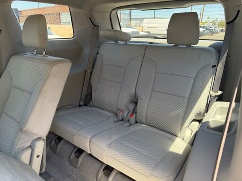 Used 2017 GMC Acadia SLE FWD image 17
